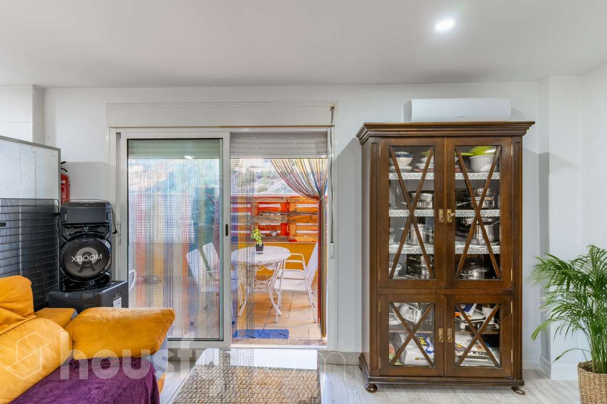 Vista exterior de Pis en venda en Roquetas de Mar amb Aire condicionat, Calefacció i Terrassa