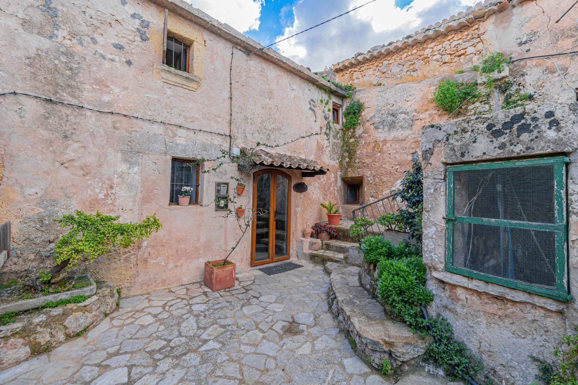 Vista exterior de Casa adosada en venta en Santa Eugènia con Calefacción, Jardín privado y Terraza