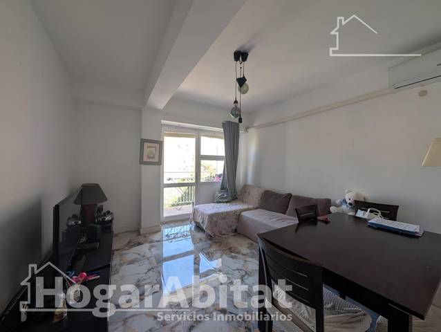 Piso en Venta en Calle TURINA en Pla de Bon Repós