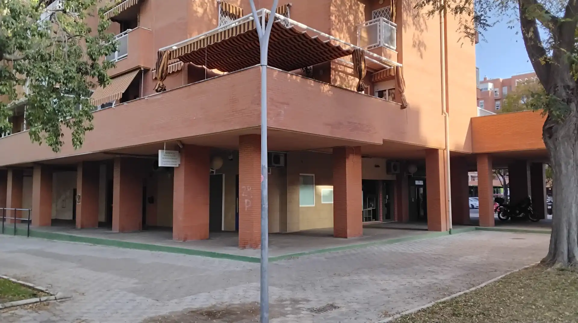 Vista exterior de Local en venta en Sevilla con Aire acondicionado