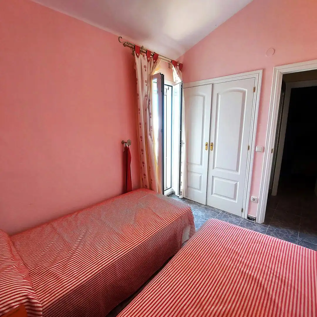 Habitación de Casa adosada en venta en Almonte con Terraza, Trastero y Balcón
