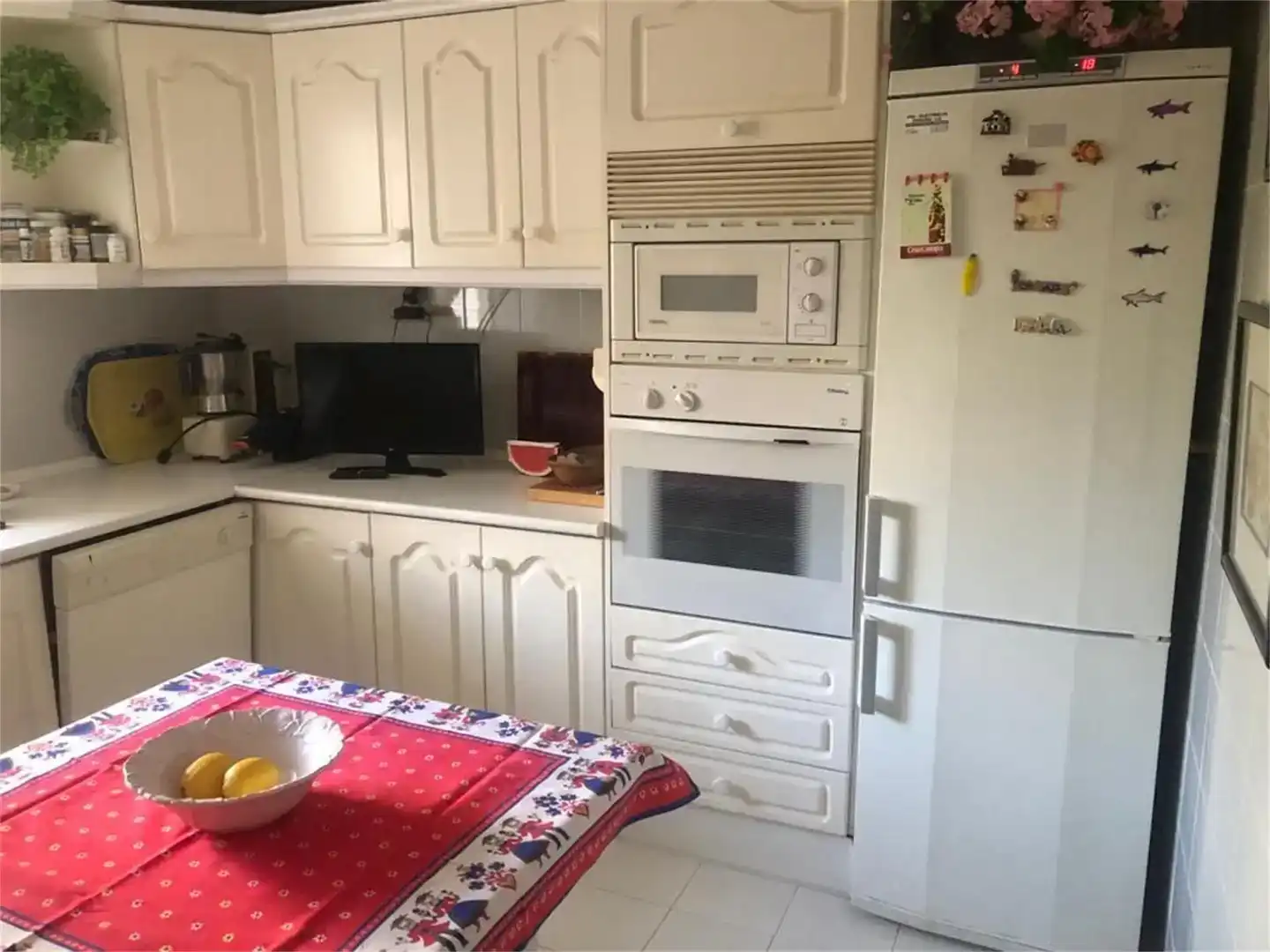 Cuina de Casa adosada en venda en Estepona amb Aire condicionat, Piscina i Balcó