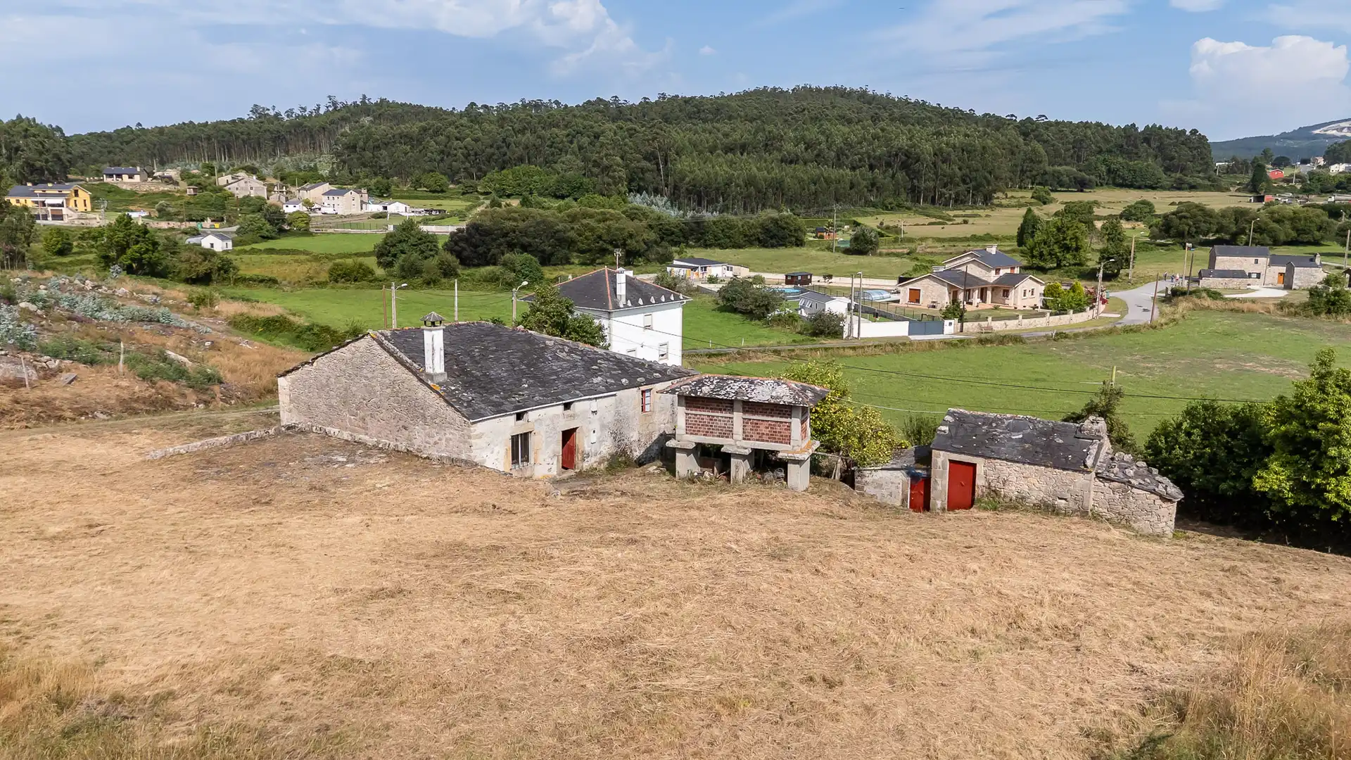 Country homes for sale in Cervo