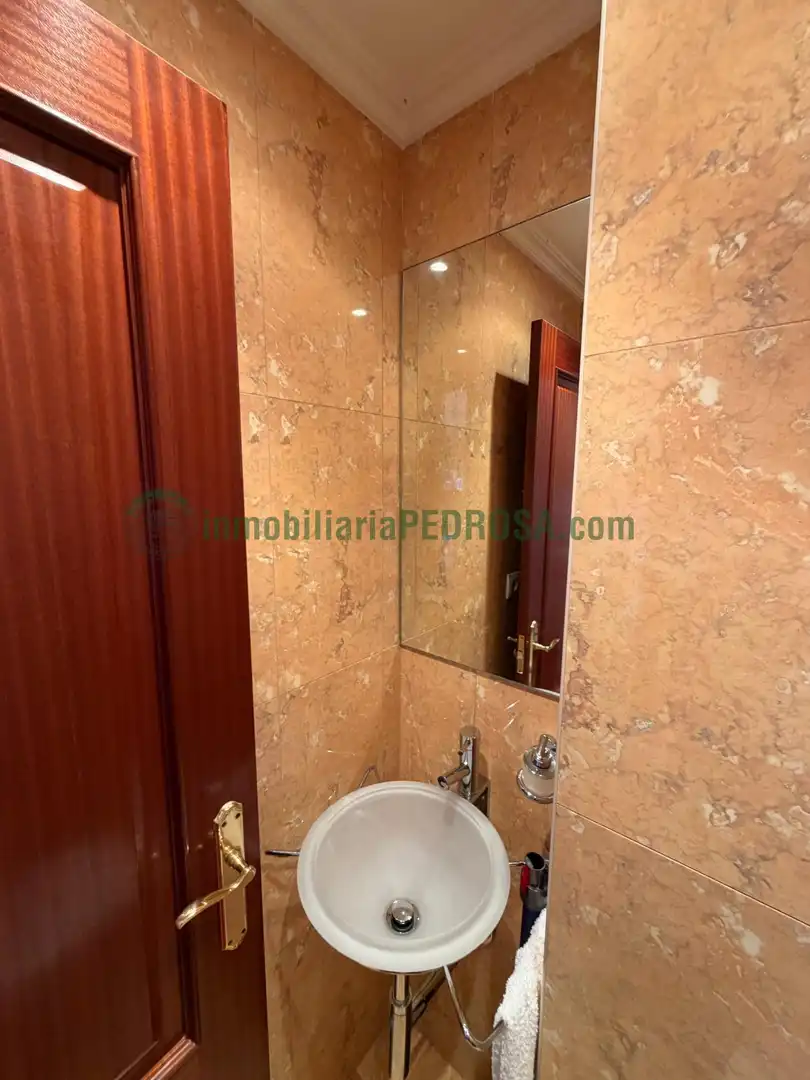 Apartamento en venta en JOAQUIN COSTA, Zona de Plaza de Barcelos