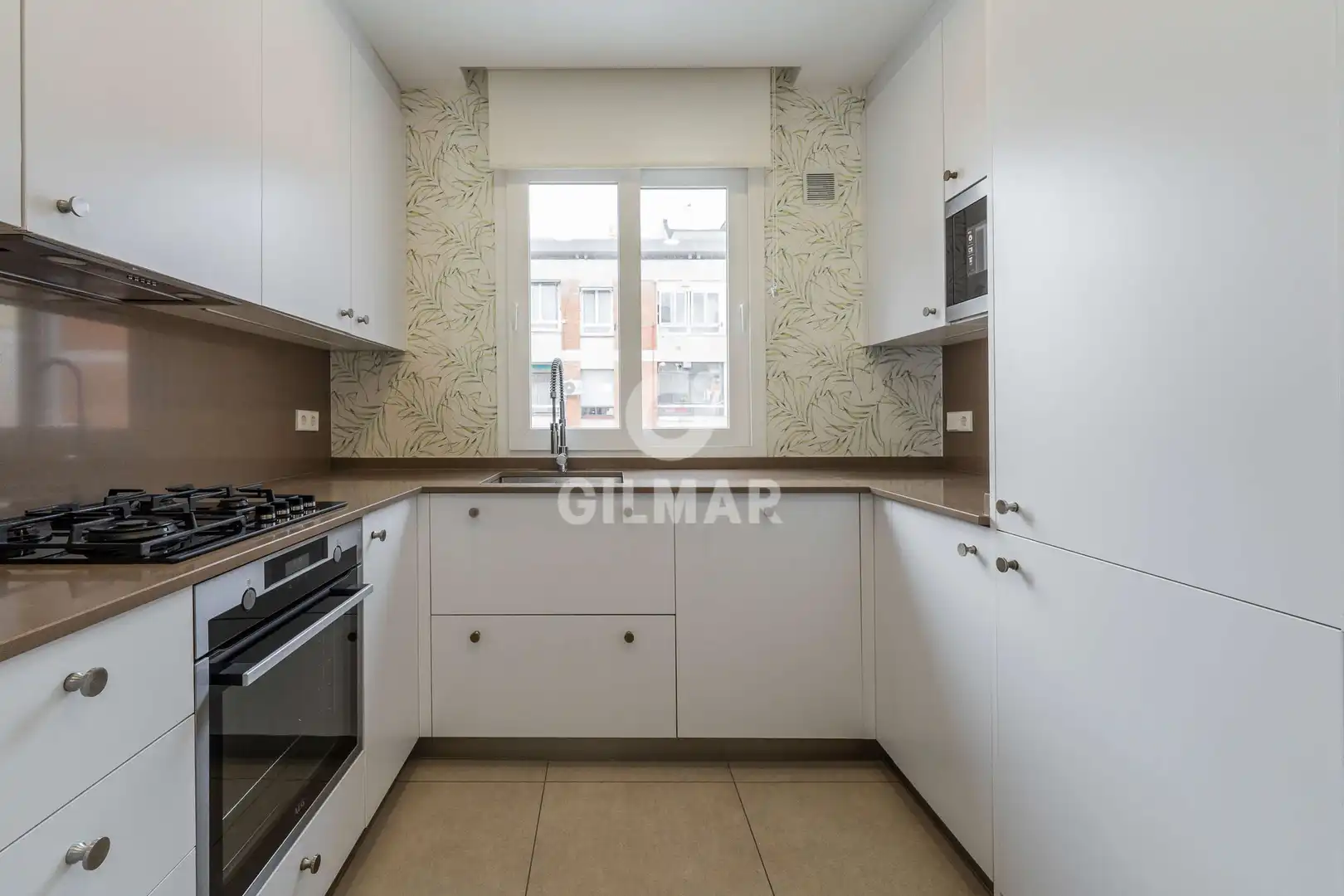 Cocina de Piso en venta en Madrid con Calefacción y Balcón
