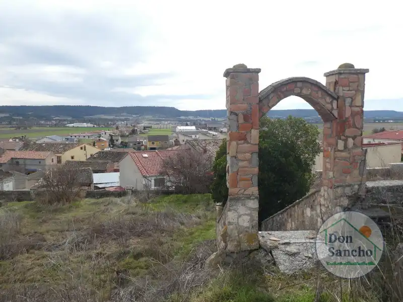 Houses for sale in Olivares de Duero