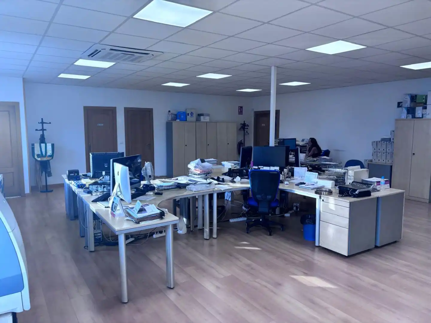 Office for sale in Alovera  with Air Conditioner, Heating and Internet