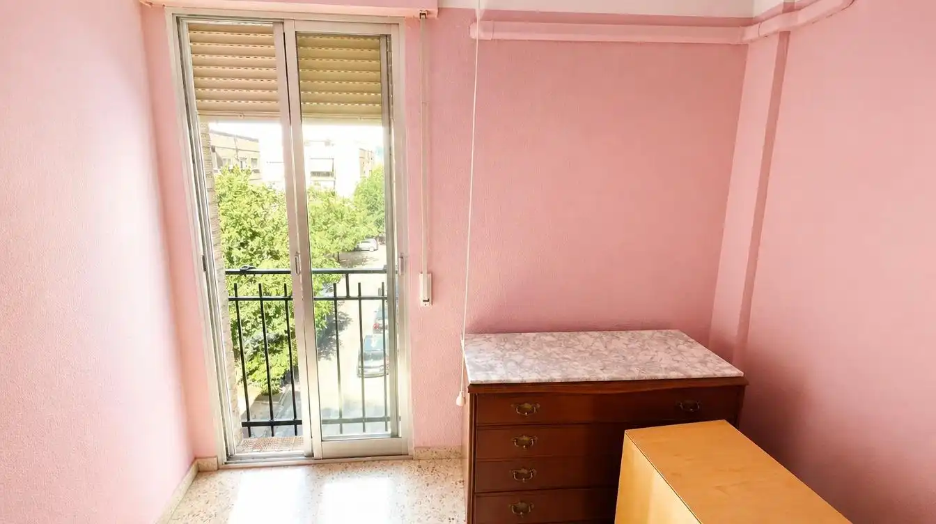 Bedroom of Flat for sale in Granada  with Heating, Furnished and Balcony