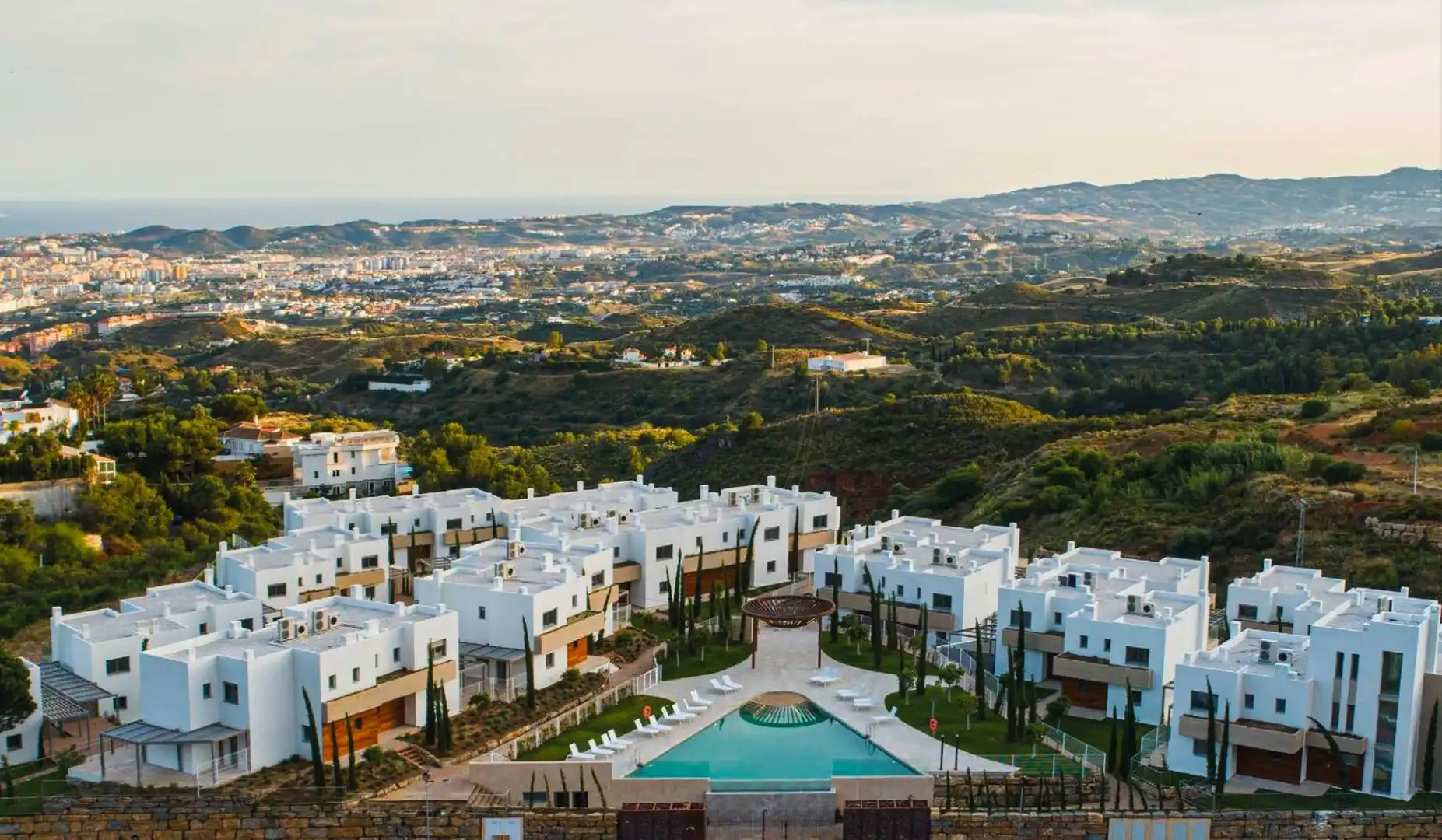 Außenansicht von Wohnung zur Miete in Mijas mit Klimaanlage, Privatgarten und Terrasse
