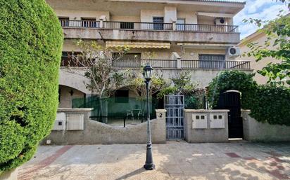 Vista exterior de Casa adosada en venda en Cunit amb Terrassa i Balcó