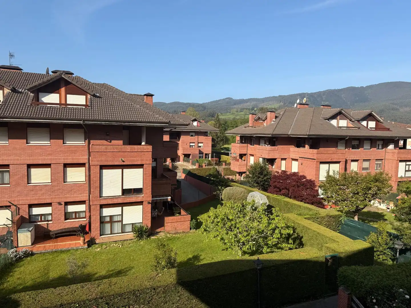 Vista exterior de Dúplex en venta en Guriezo con Calefacción, Terraza y Trastero