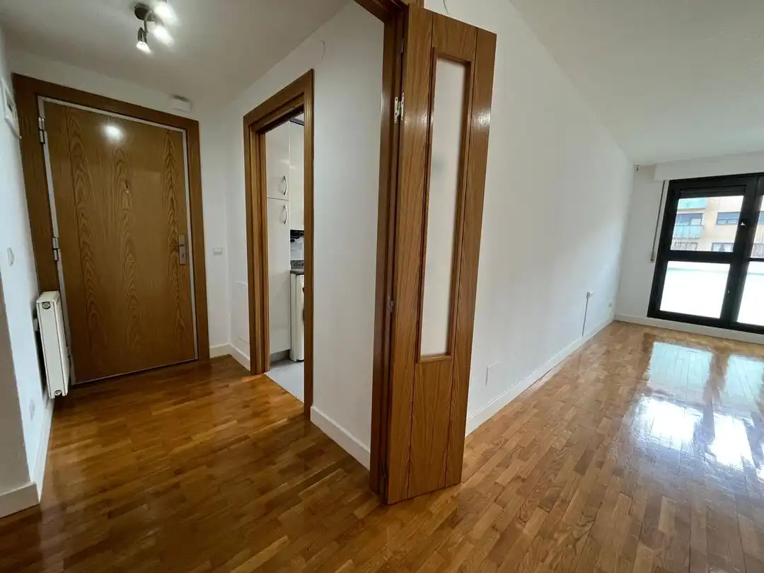 Piso en venta en  Pamplona / Iruña con Calefacción, Jardín privado y Trastero