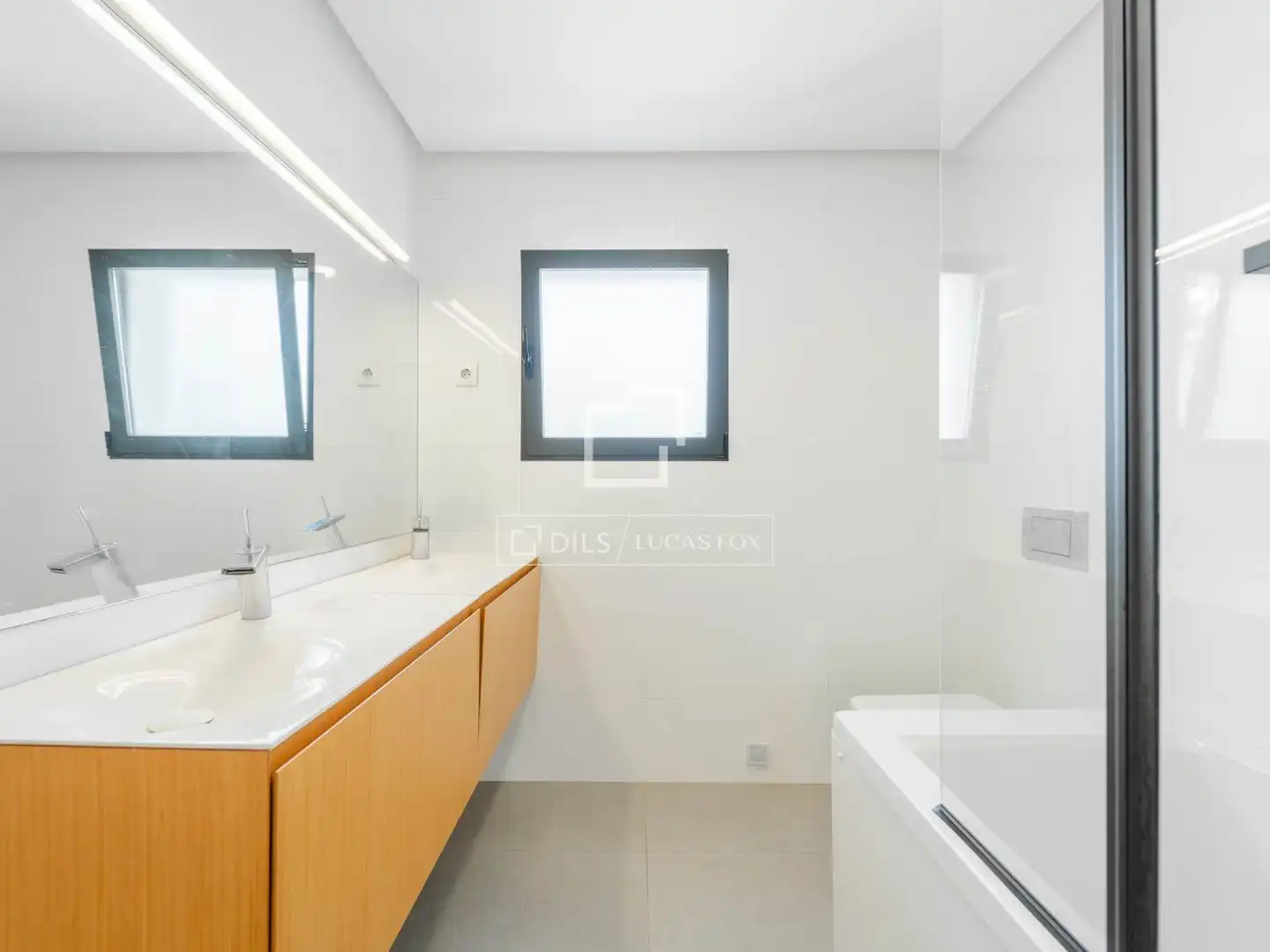 Baño de Casa o chalet en venta en L'Eliana con Aire acondicionado, Calefacción y Jardín privado