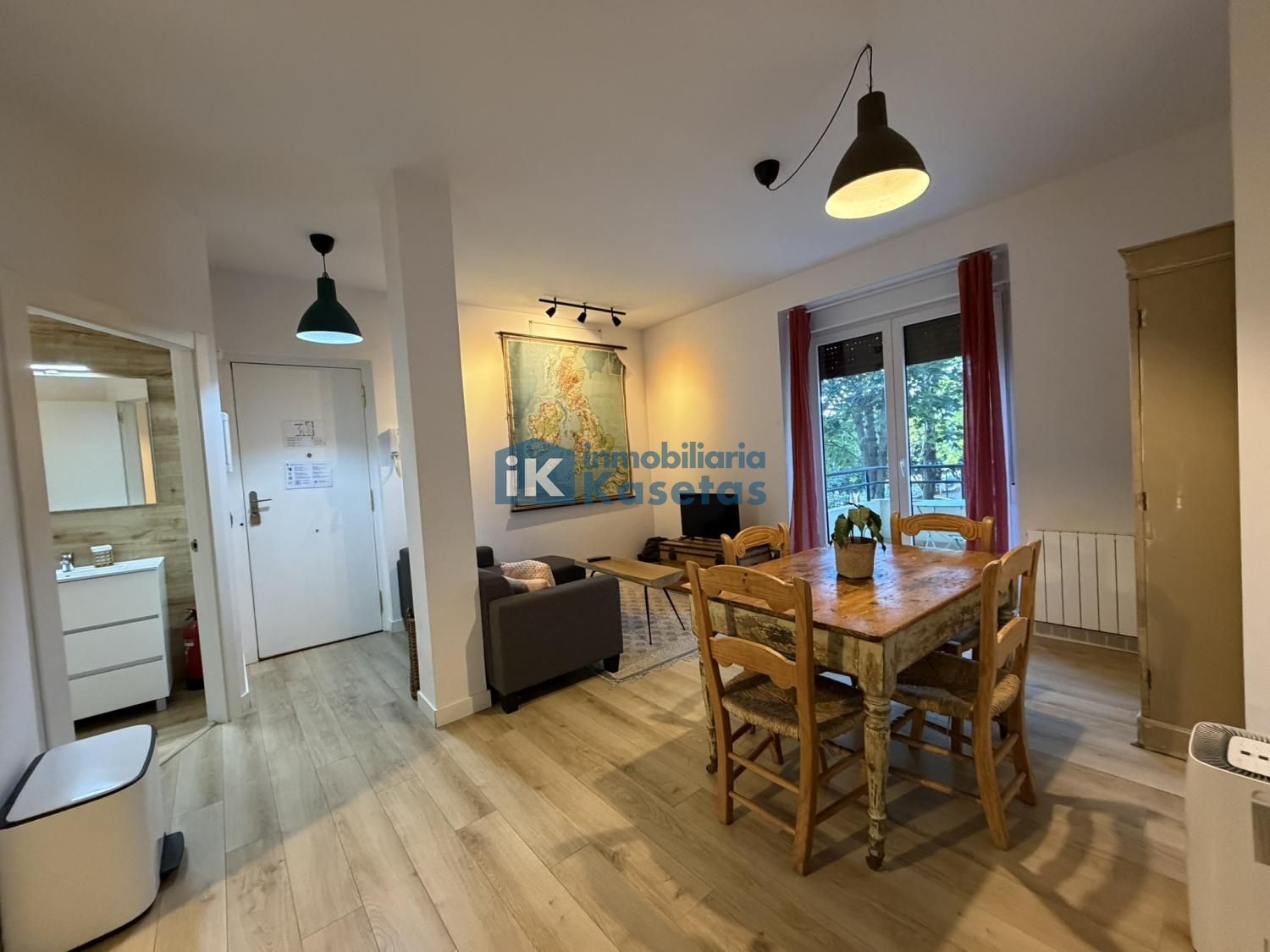 Vista exterior de Pis en venda en Basauri  amb Calefacció i Terrassa