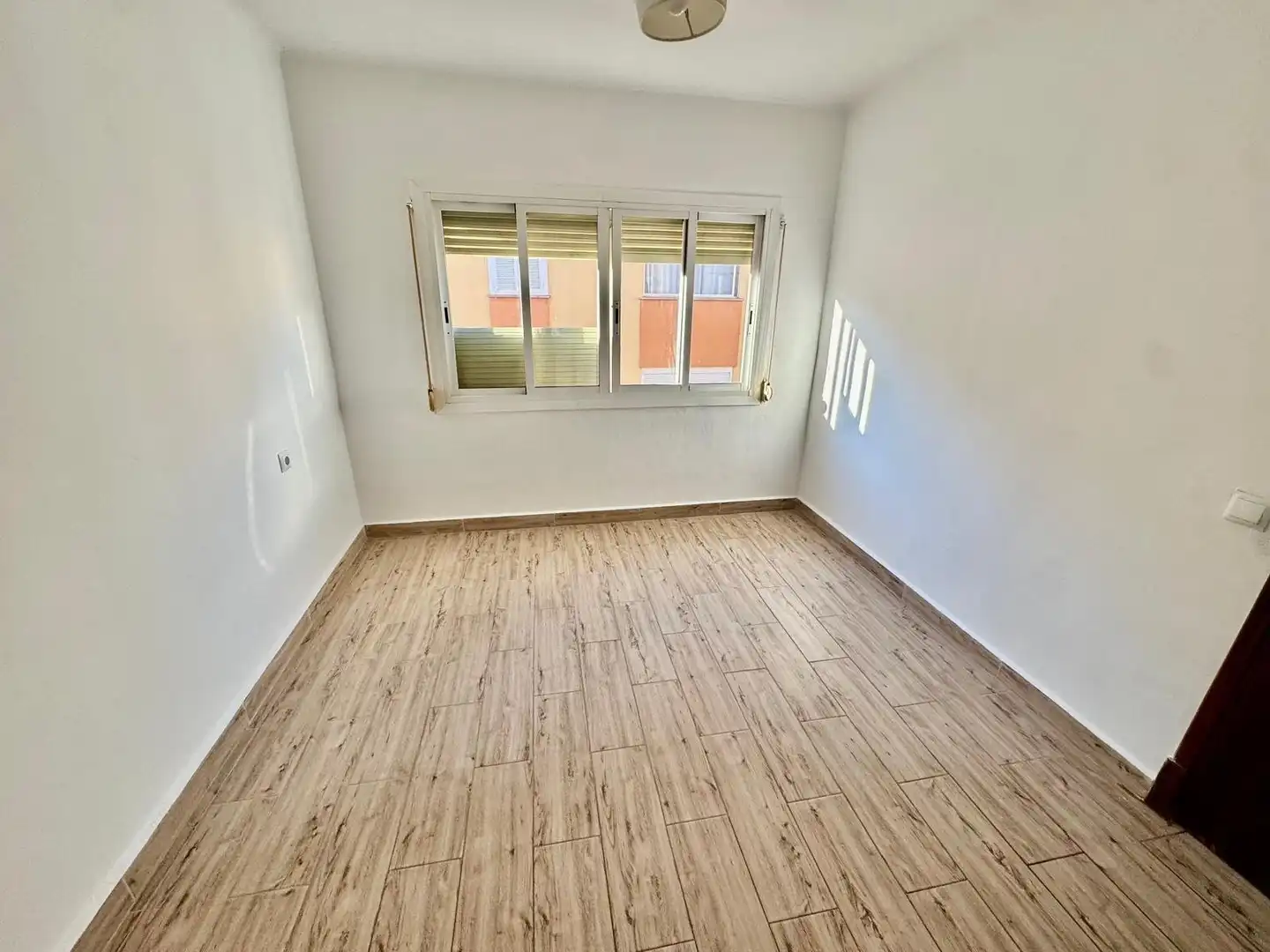 Schlafzimmer von Wohnung zum Verkauf in  Palma de Mallorca mit Klimaanlage, Fernseher und Balkon