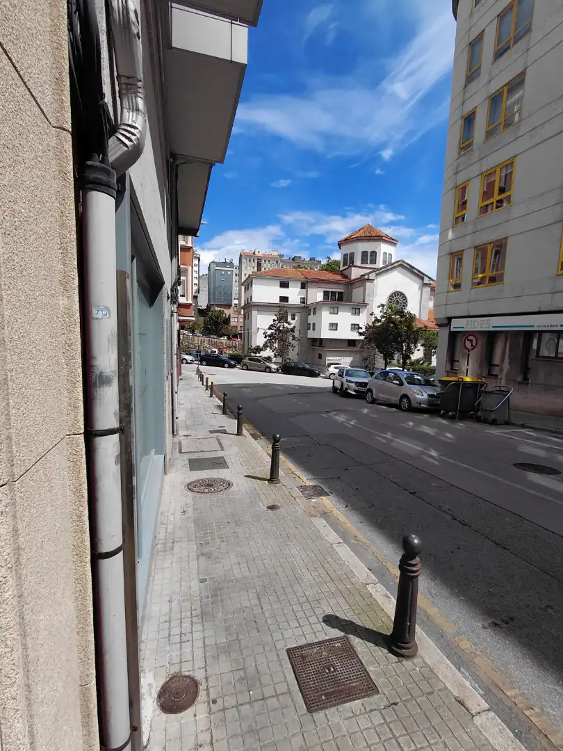 Locale commerciale in vendita a Rúa Félix Estrada Catoira, imagen 2