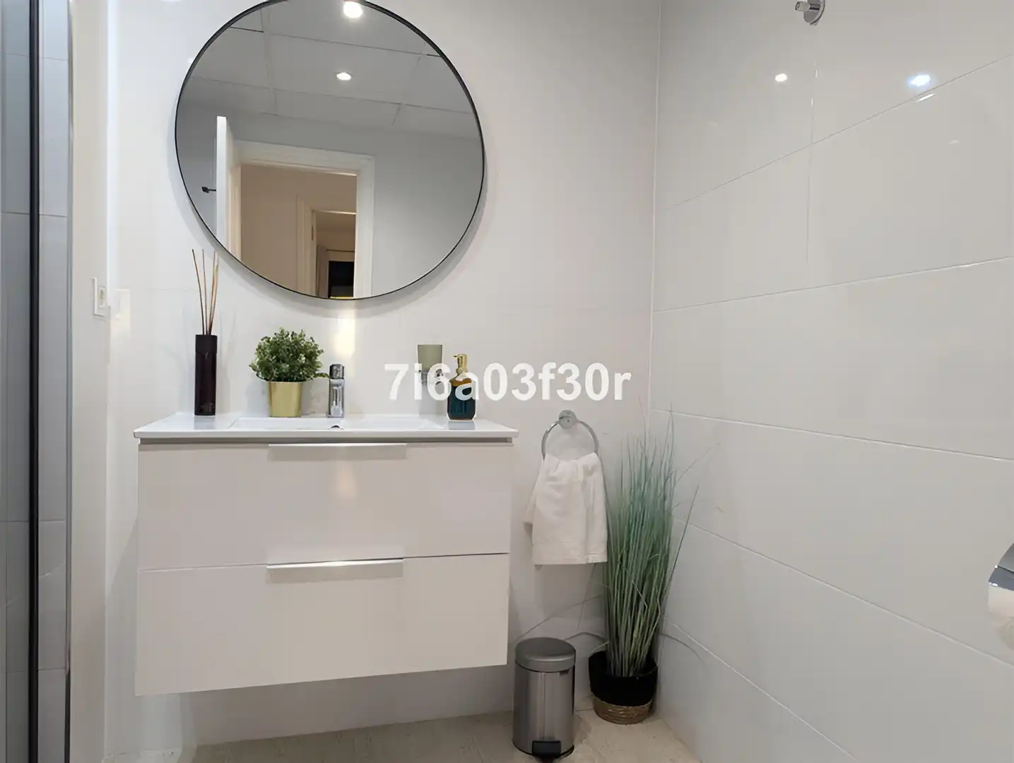 Baño de Apartamento en venta en Marbella con Aire acondicionado, Terraza y Trastero