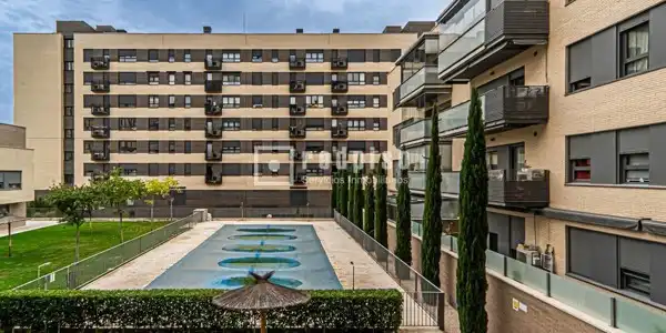Exterior view of Flat for sale in Alcorcón  with Air Conditioner, Heating and Private garden