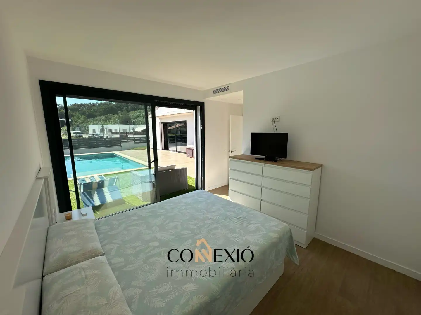 Habitación de Casa o chalet en venta en Medinyà con Aire acondicionado, Calefacción y Jardín privado