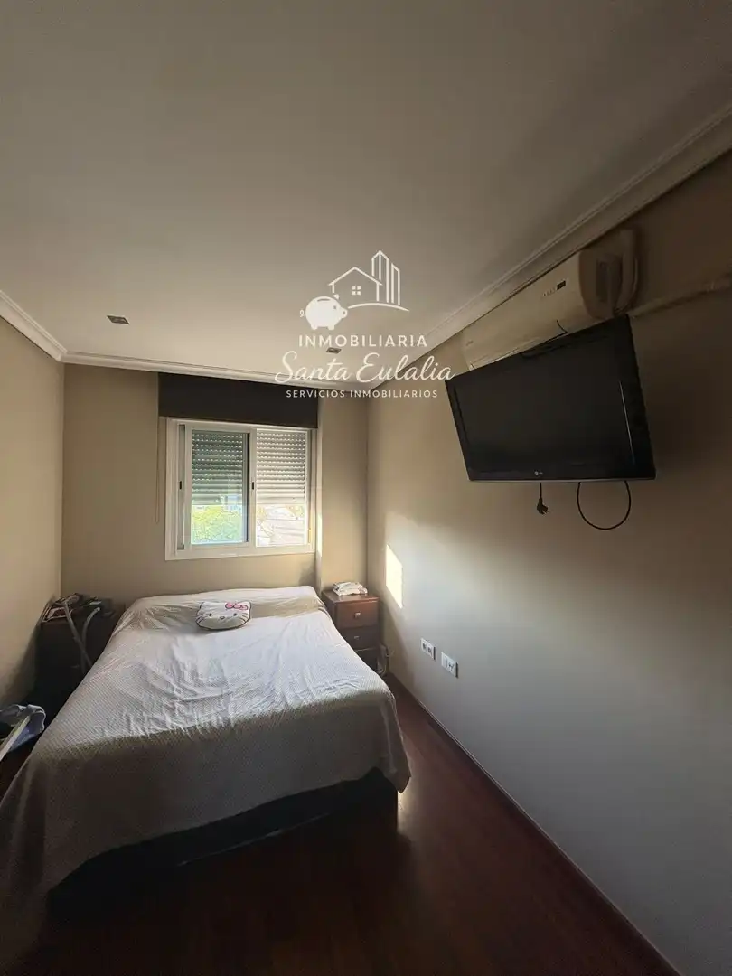 Bedroom of Flat for sale in Oeste