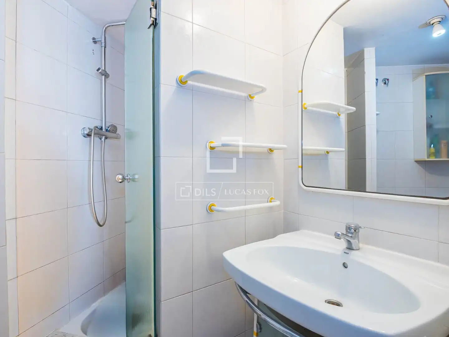 Bathroom of Flat for sale in Sant Cugat del Vallès  with Air Conditioner, Heating and Terrace