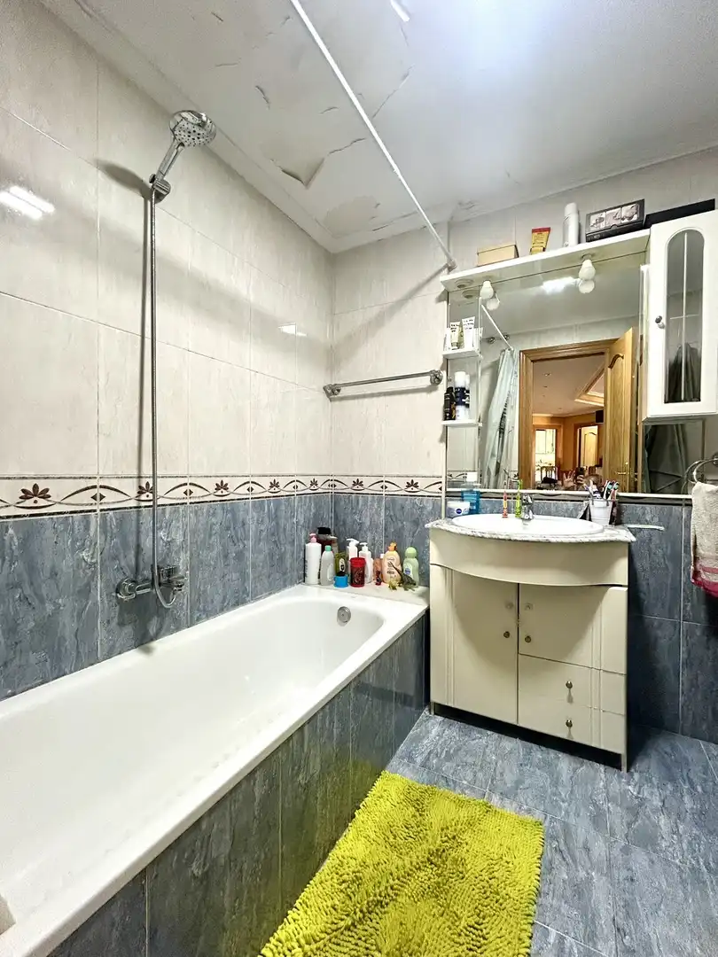 Bathroom of Flat for sale in Villamañán, León