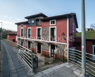 Vista exterior de Casa o xalet en venda en Llanes amb Aire condicionat, Calefacció i Jardí privat