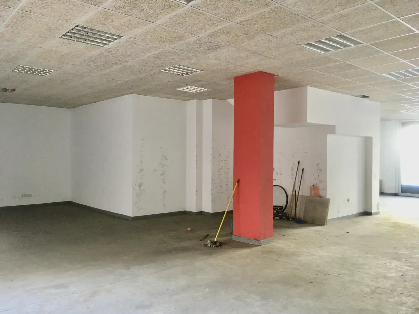 Local en venda a Carrer Salvador Dabau i Caussa, 8, Sant Narcís