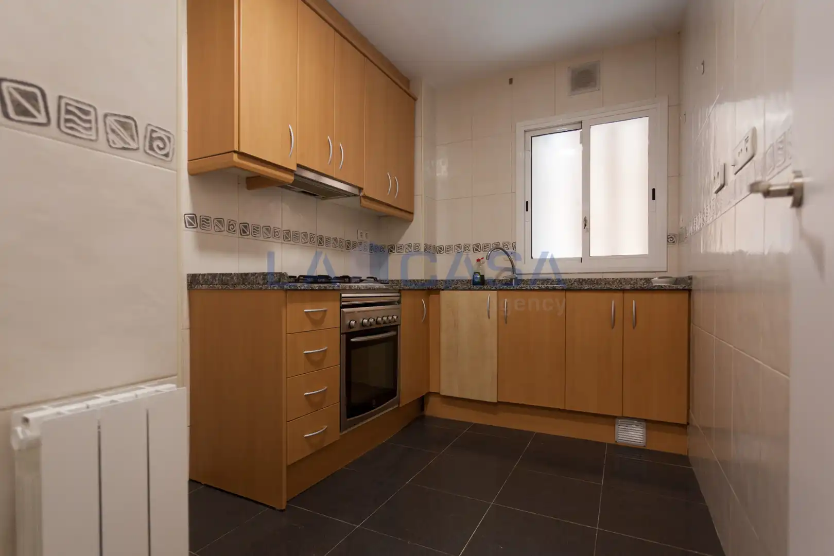 Küche von Wohnung zum Verkauf in L'Hospitalet de Llobregat mit Heizung, Terrasse und Ofen