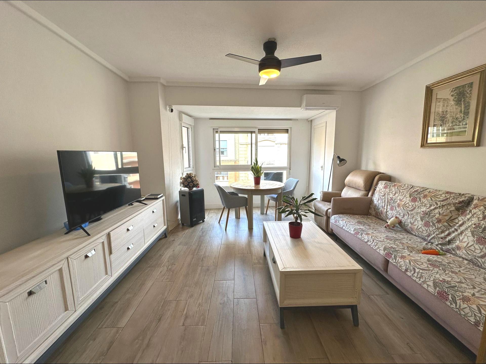 Living room of Flat for sale in Alicante / Alacant  with Air Conditioner and Heating
