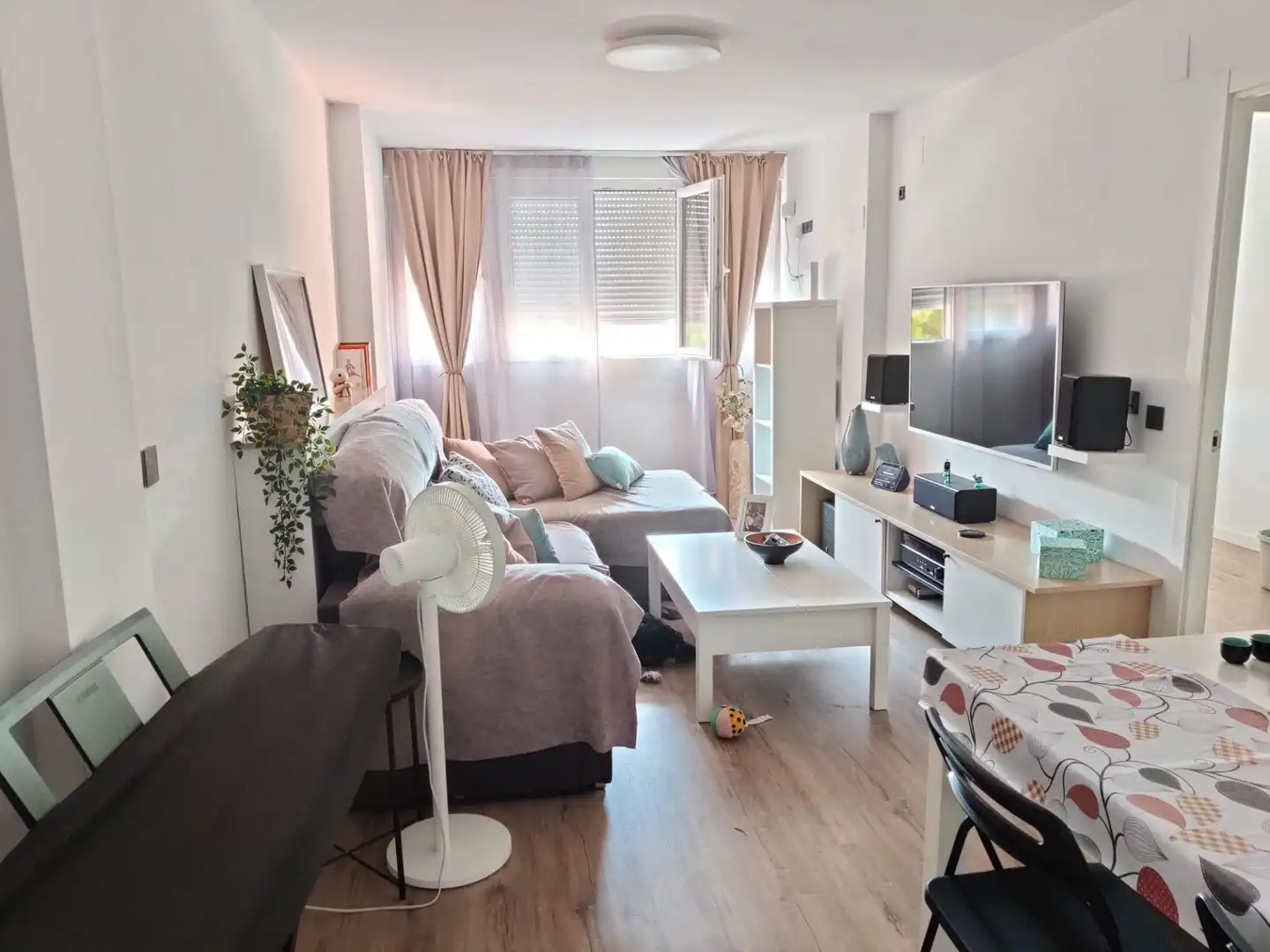Sala d'estar de Pis en venda en Algeciras amb Aire condicionat i Traster
