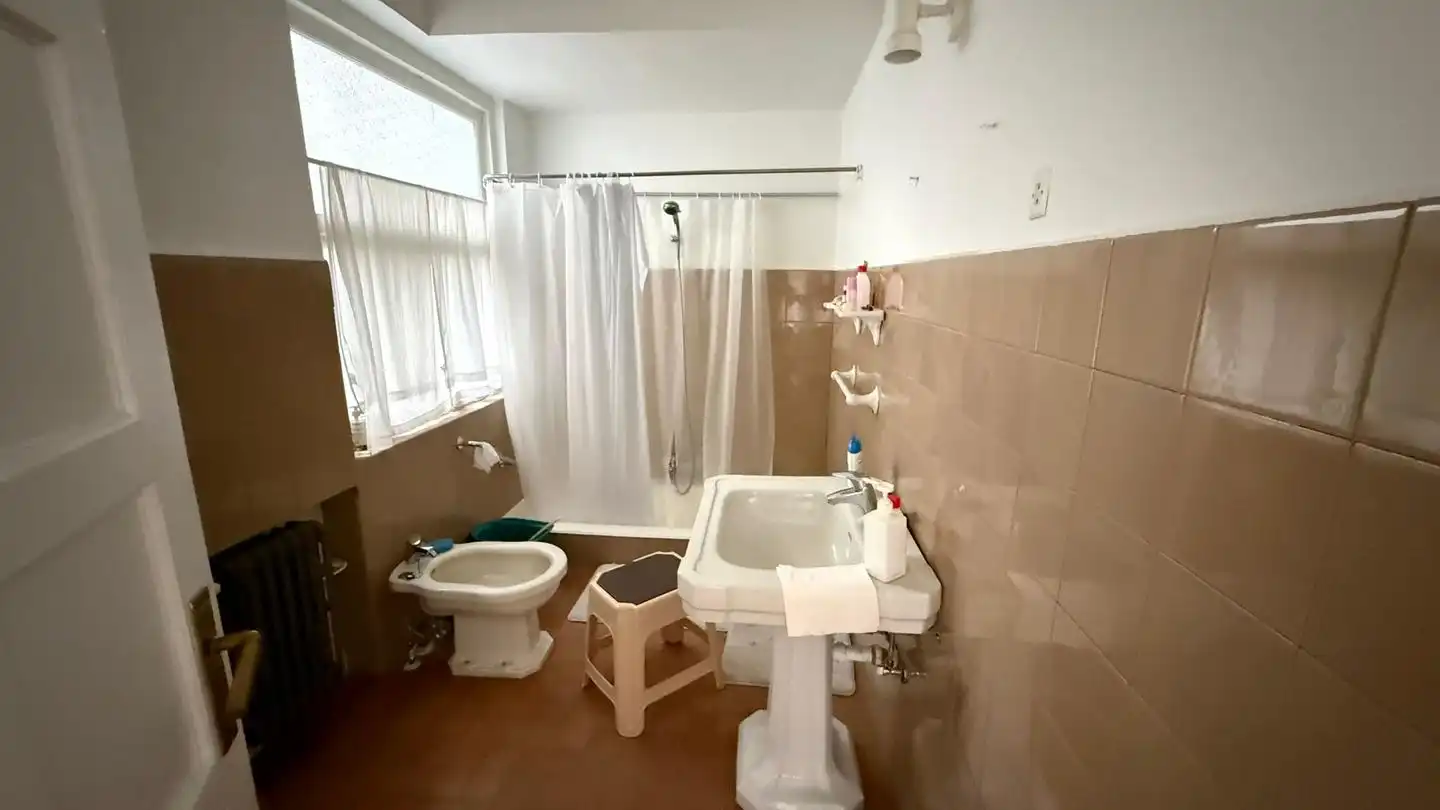 Bany de Pis en venda en Bilbao  amb Calefacció, Parquet i Terrassa