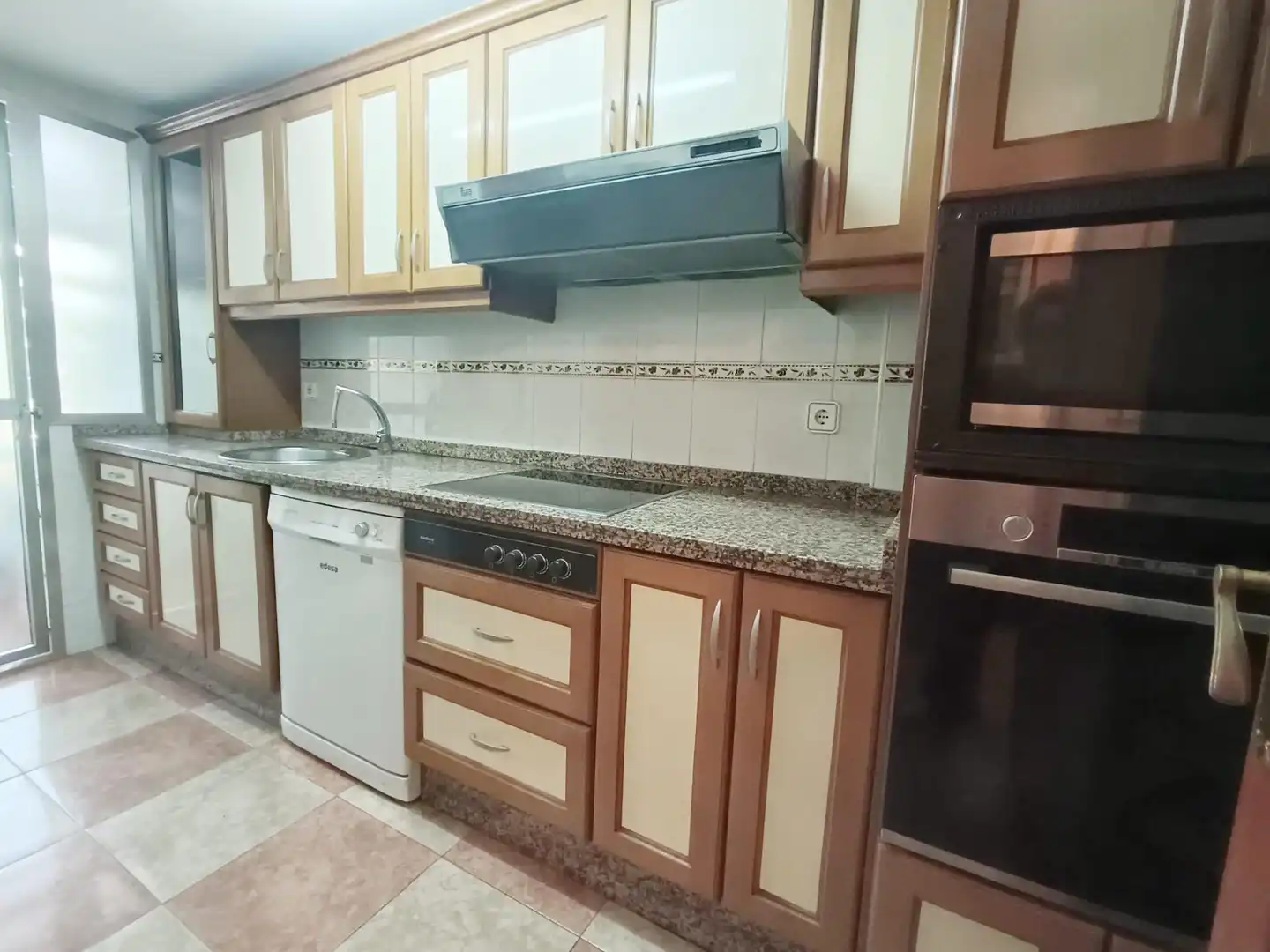 Cocina de Piso en venta en  Córdoba Capital con Jardín privado y Balcón