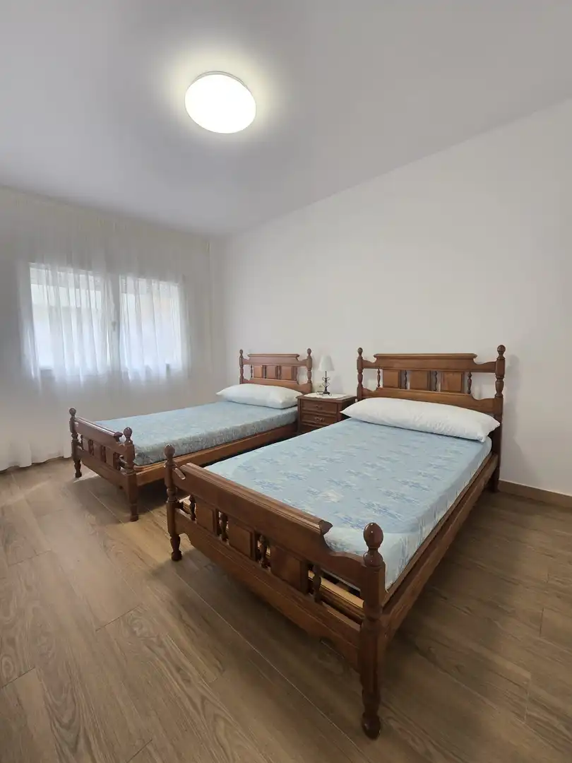 Schlafzimmer von Wohnung zum Verkauf in Ferrol mit Terrasse und Möbliert