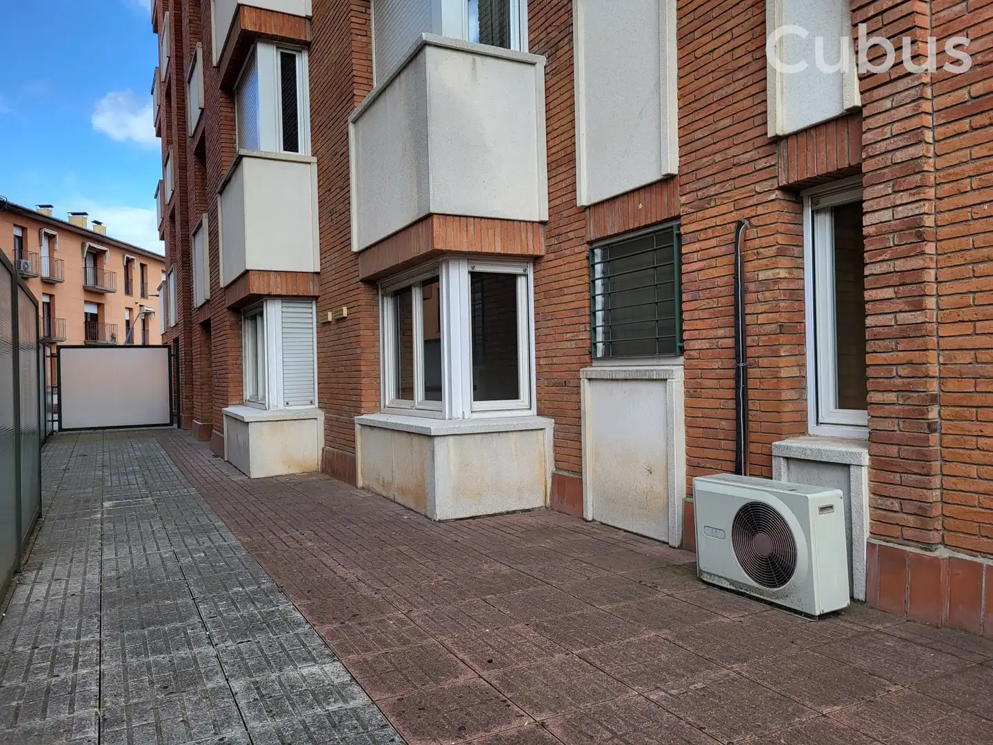 Exterior view of Flat for sale in Olot  with Heating, Terrace and Balcony