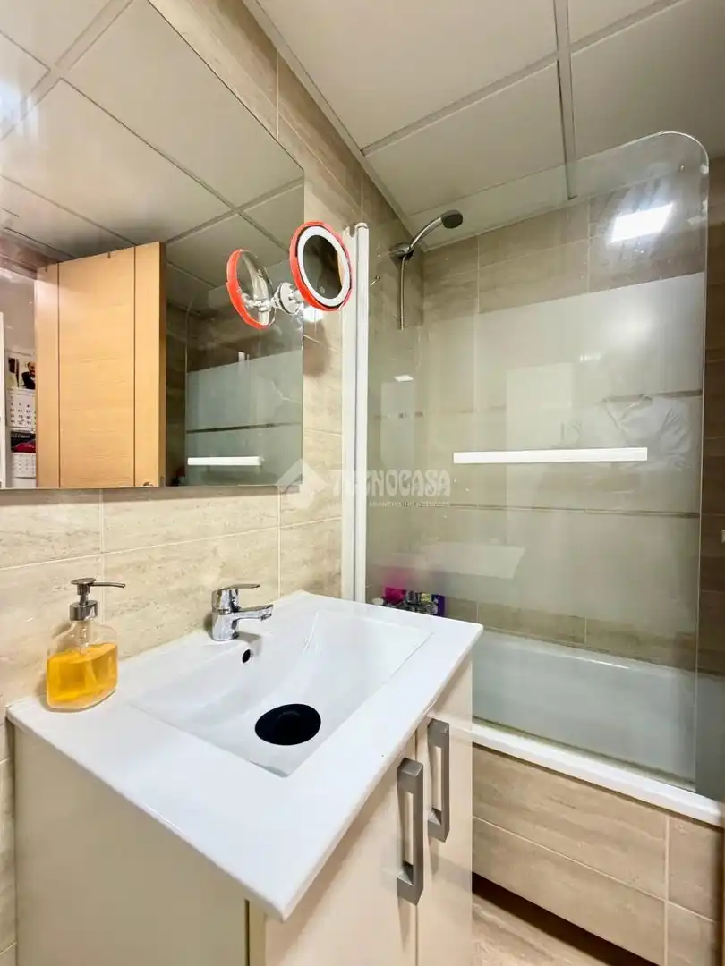 Badezimmer von Wohnung zum Verkauf in San Agustín del Guadalix mit Klimaanlage und Heizung