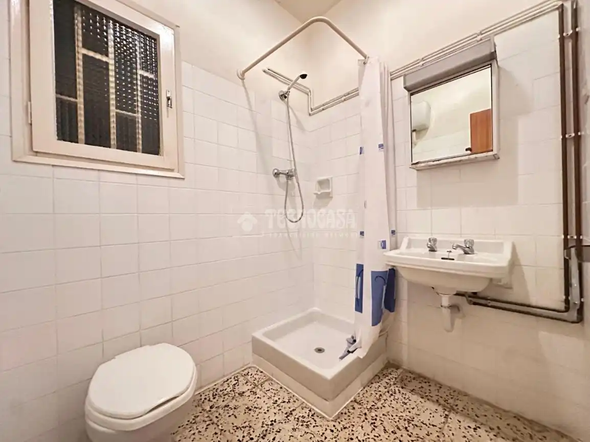 Badezimmer von Wohnung zum Verkauf in Barcelona mit Heizung und Balkon