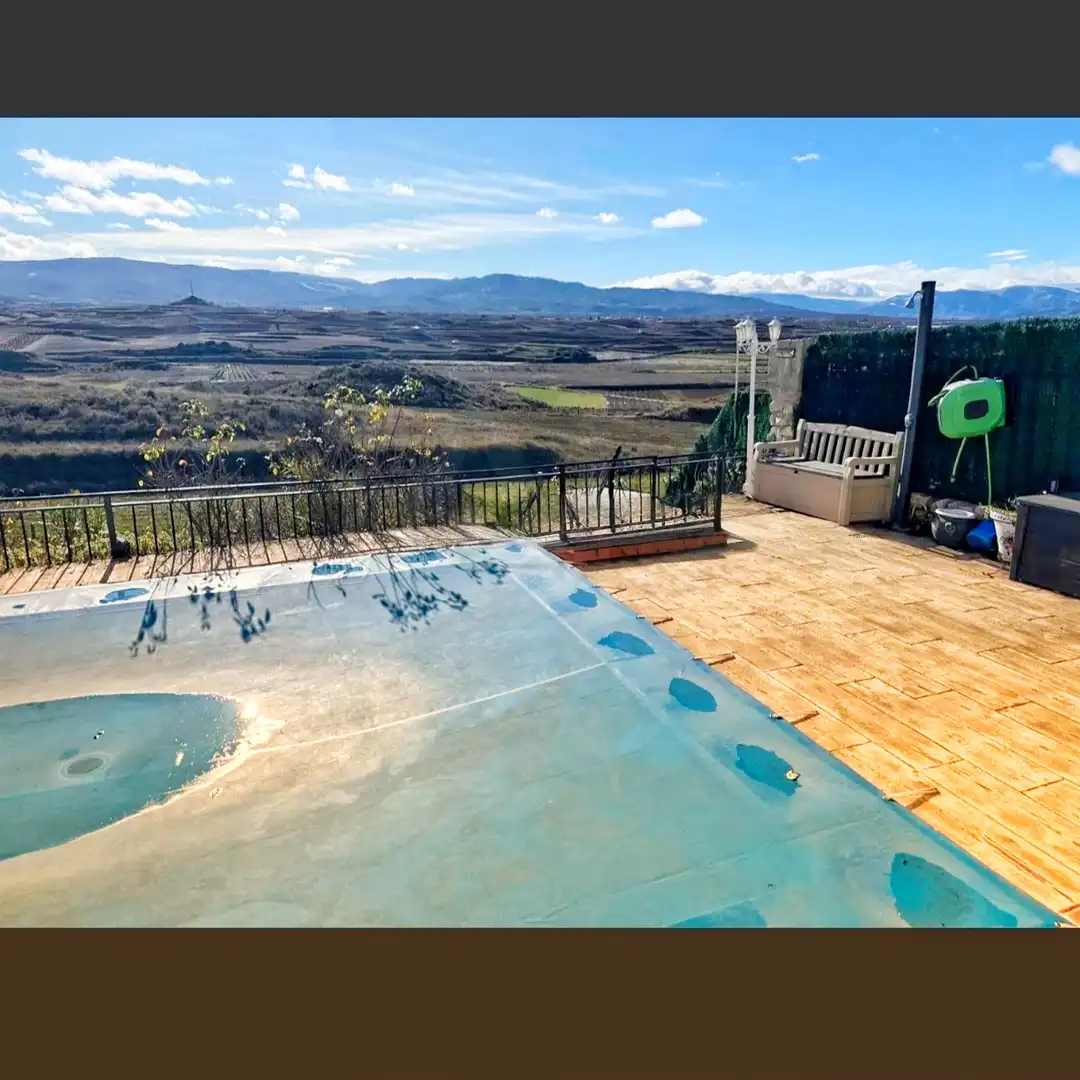 Piscina de Casa o xalet en venda en Huércanos amb Aire condicionat, Calefacció i Terrassa