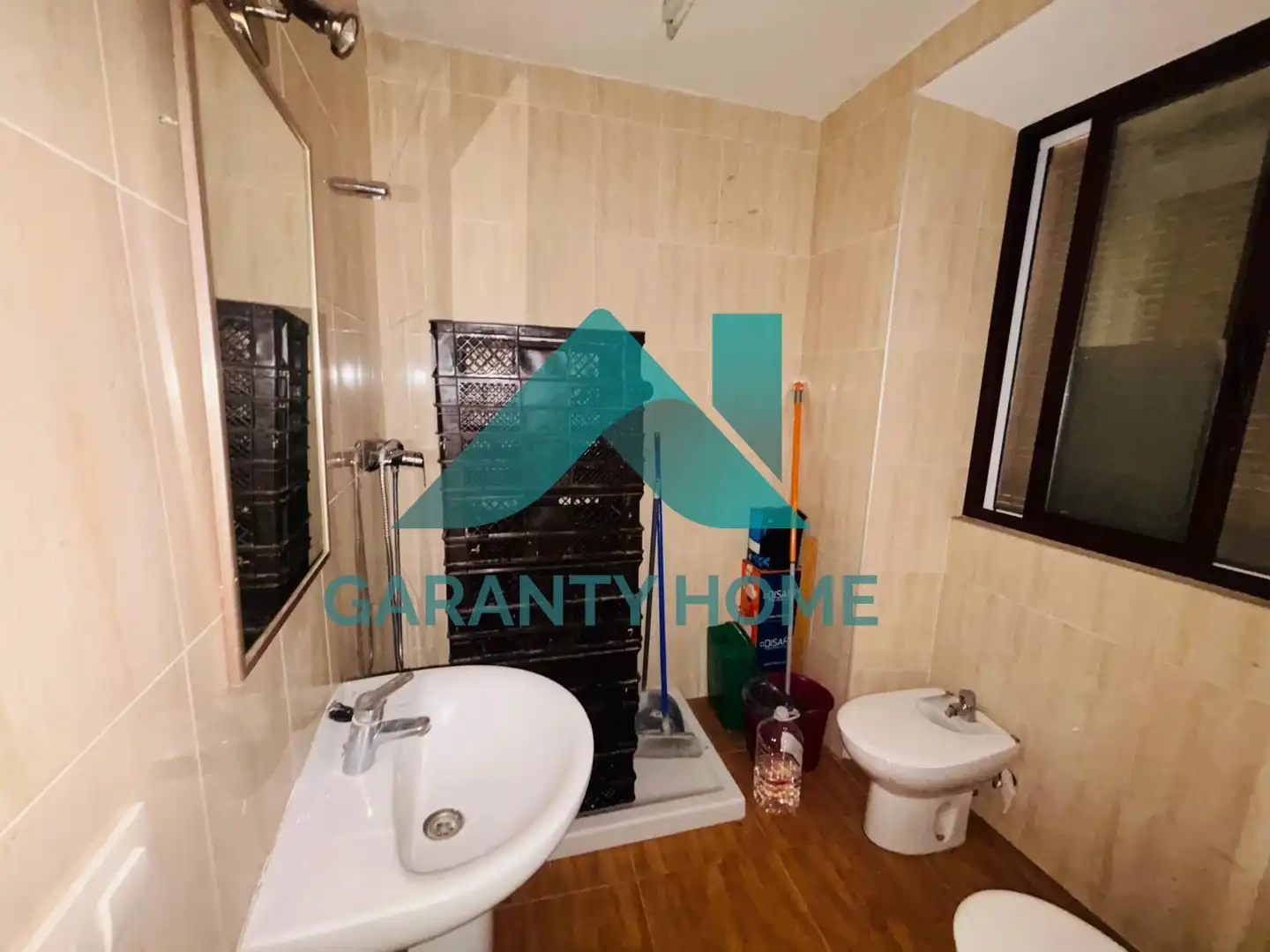 Baño de Local de alquiler en Cáceres