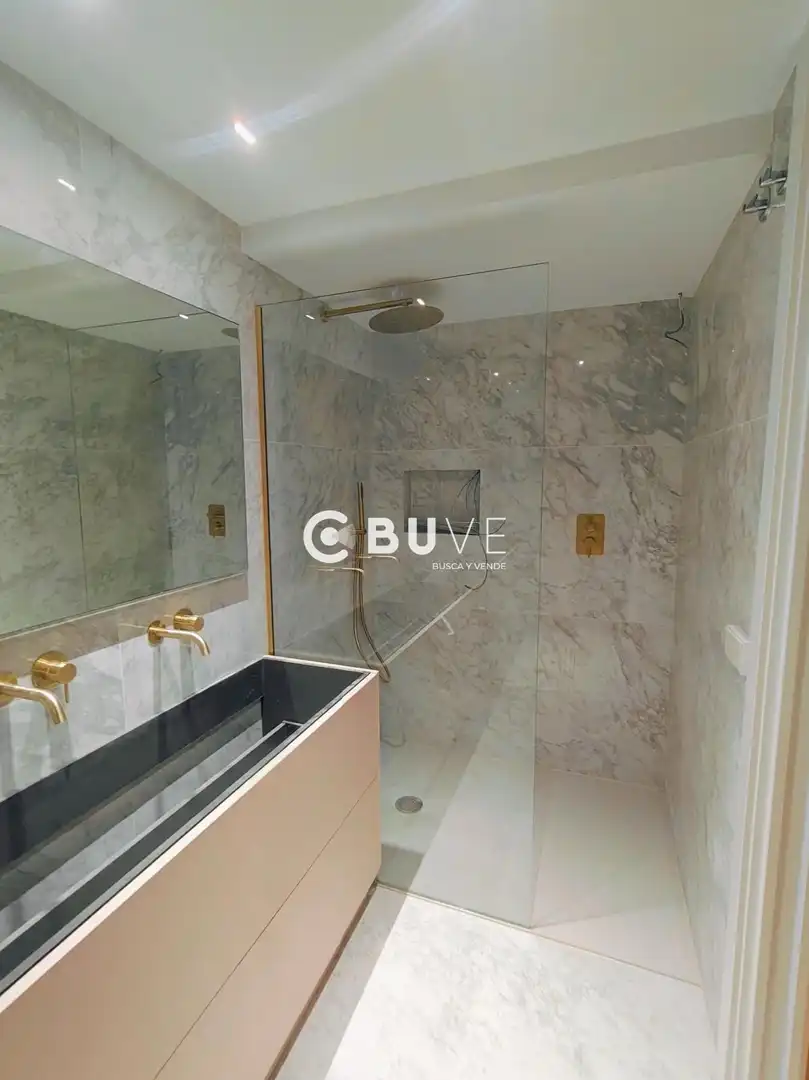 Baño de Piso en venta en Madrid con Aire acondicionado, Calefacción y Parquet