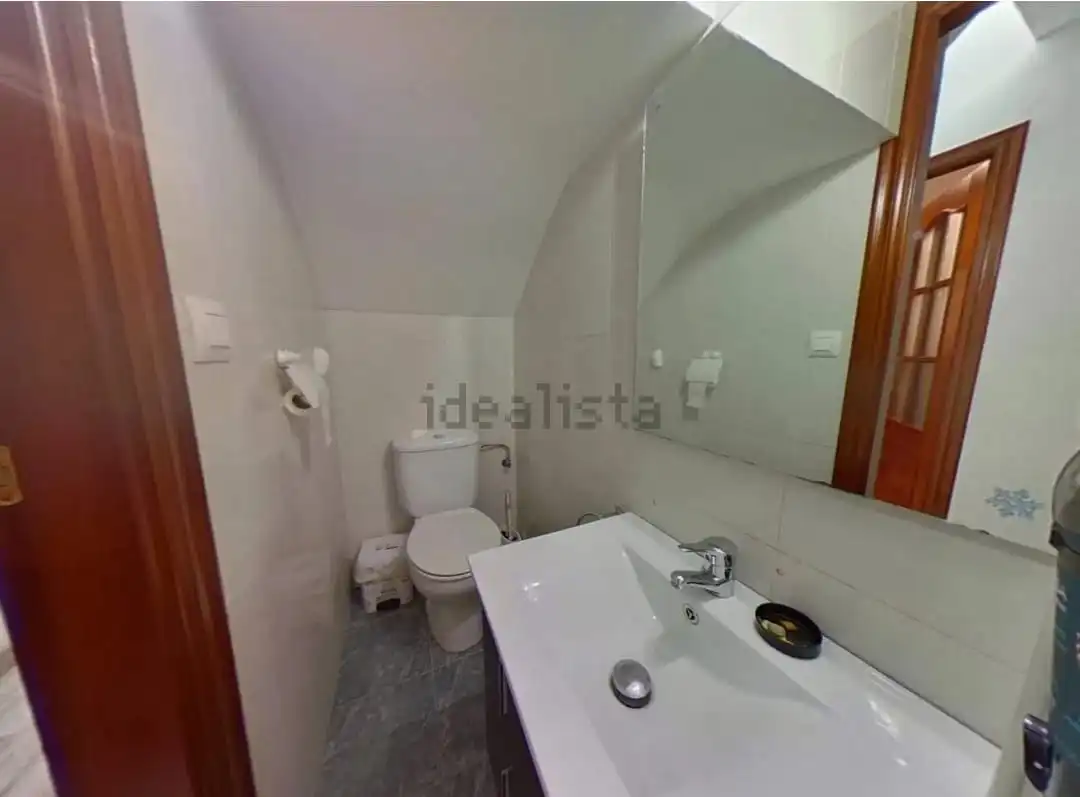 Baño de Casa adosada en venta en Villafranca de Córdoba con Aire acondicionado, Trastero y Horno