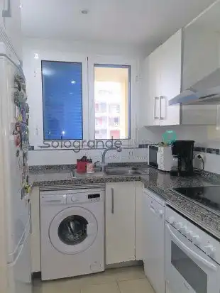 Cocina de Apartamento de alquiler en Sotogrande con Aire acondicionado, Calefacción y Terraza