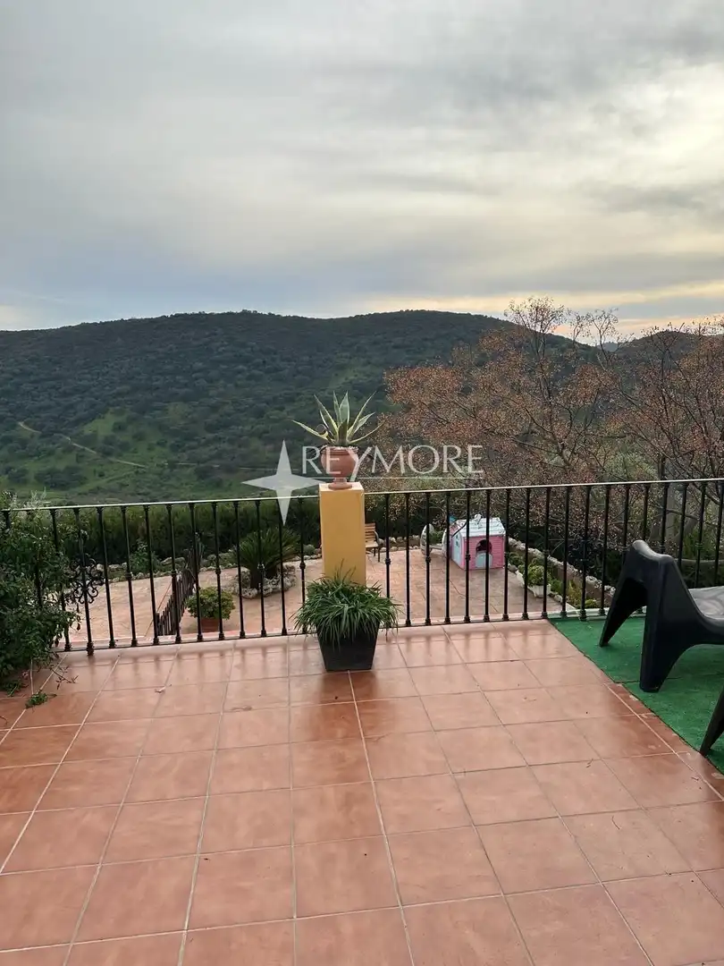Terraza de Finca rústica en venta en La Puebla de los Infantes con Aire acondicionado, Calefacción y Jardín privado