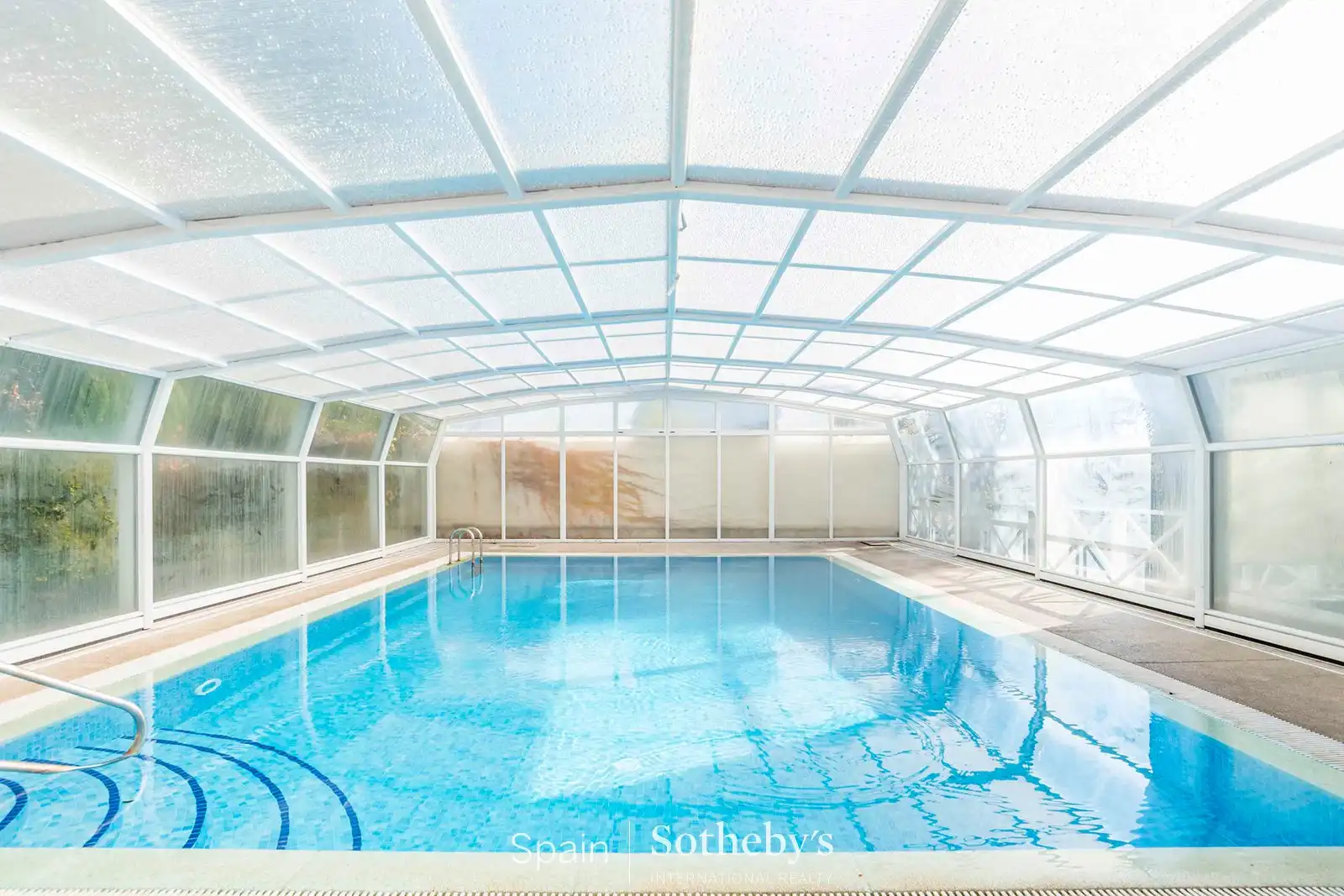 Piscina de Casa o chalet en venta en Madrid con Calefacción, Jardín privado y Piscina