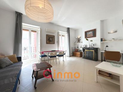 Living room of Flat to rent in  Madrid Capital  with Air Conditioner, Heating and Furnished