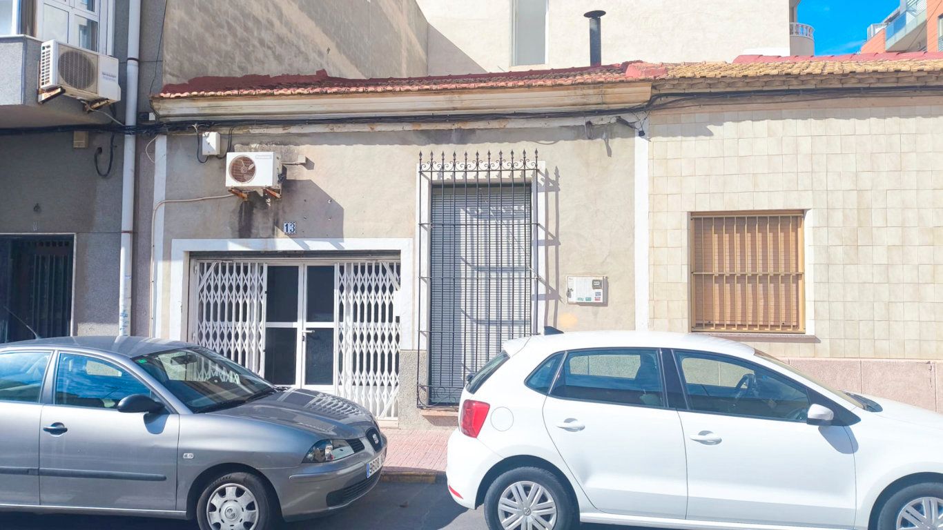 Vista exterior de Casa o chalet en venta en Torrevieja con Amueblado