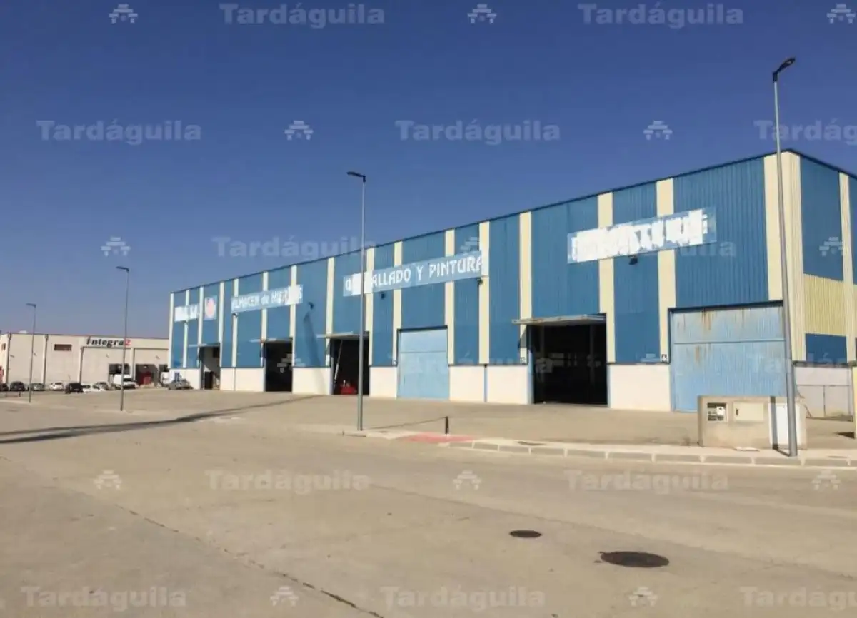 Außenansicht von Fabrikhallen zum Verkauf in Castellanos de Moriscos