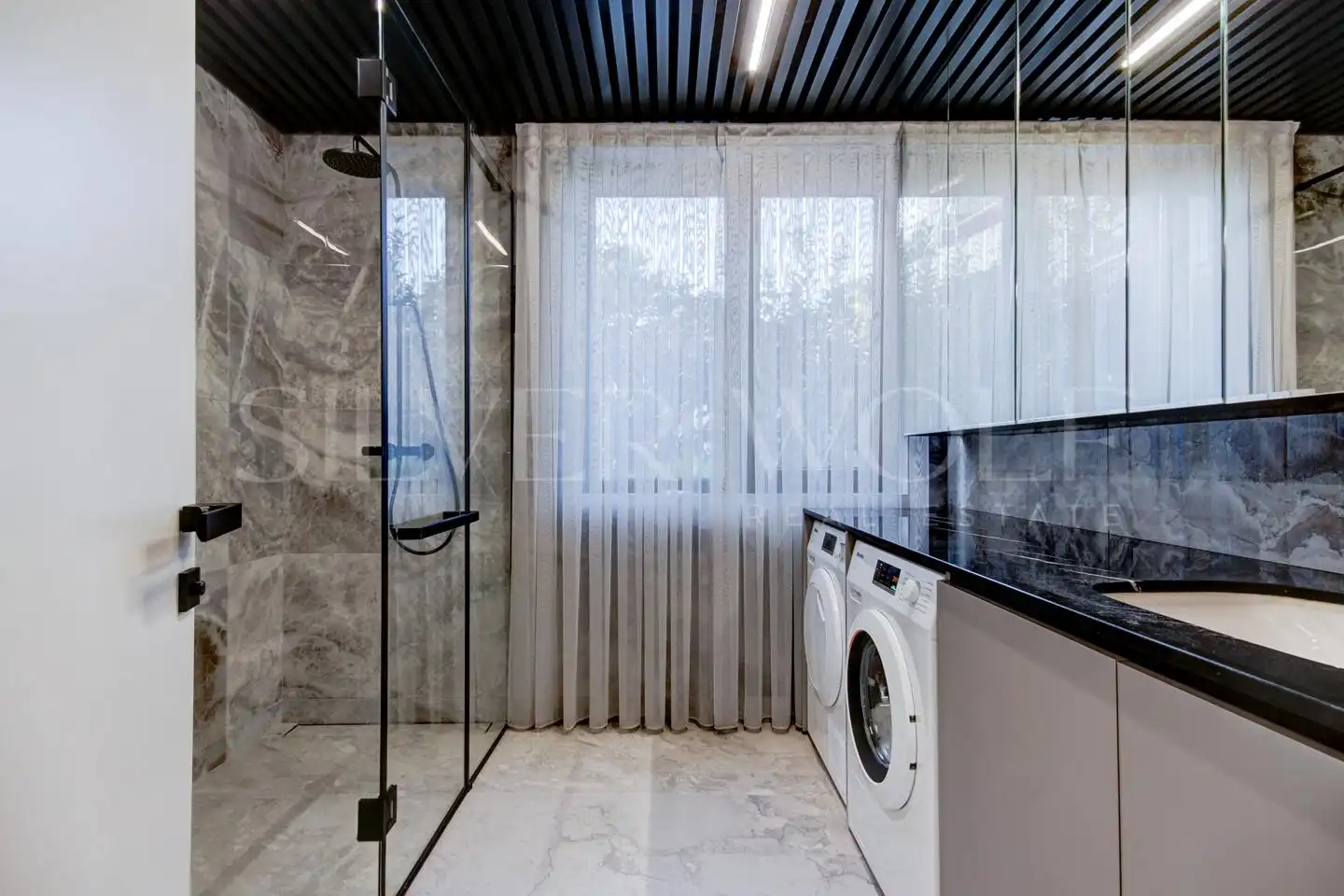 Bathroom of Houses for sale in Castelldefels  with Air Conditioner, Heating and Private garden