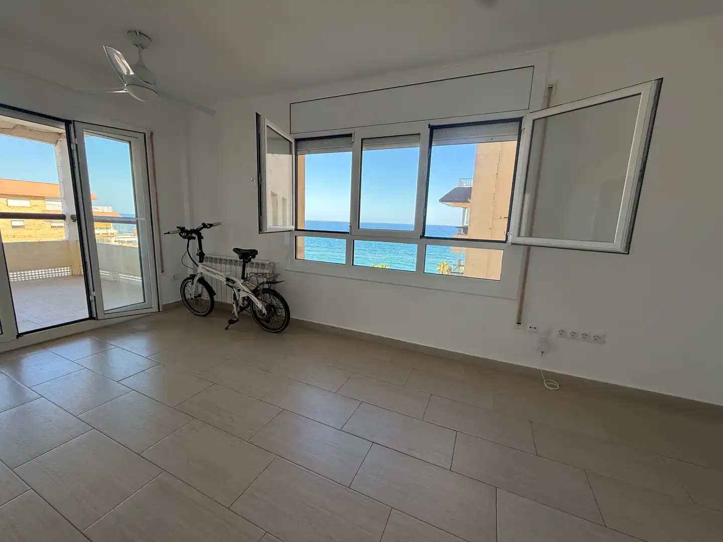 Balcony of Flat for sale in Torredembarra  with Air Conditioner, Heating and Parquet flooring