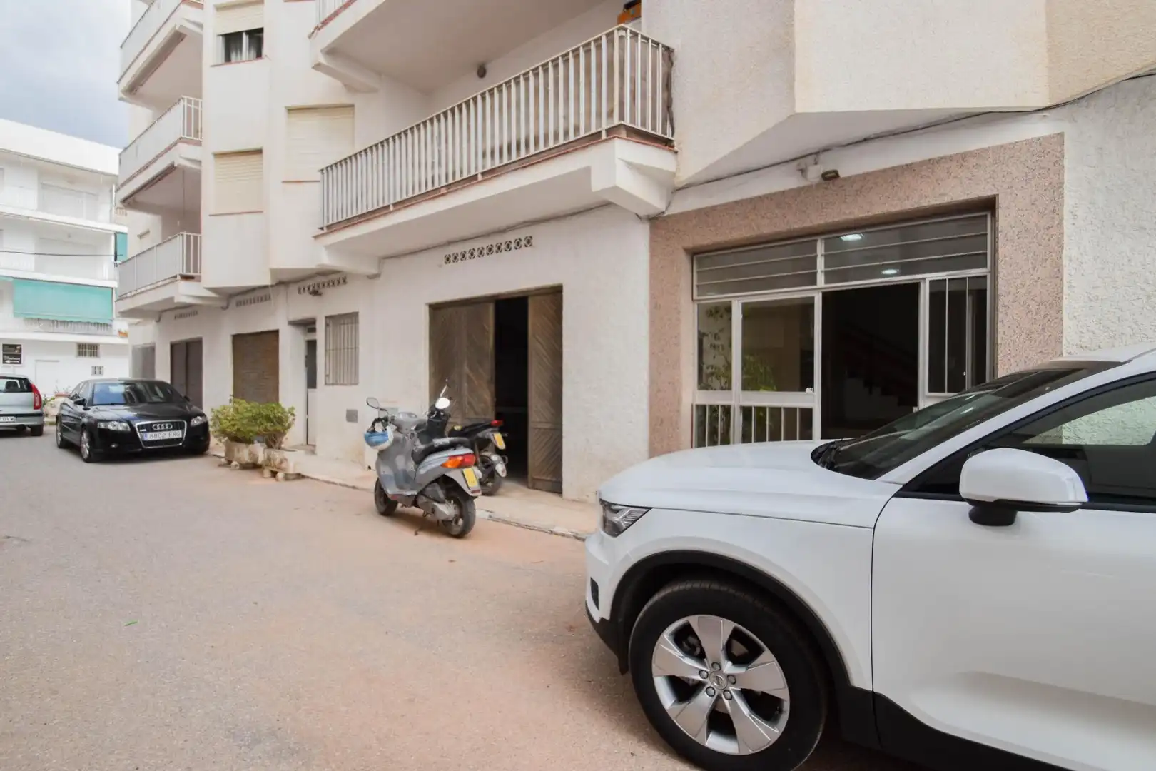 Vista exterior de Local en venta en Almuñécar
